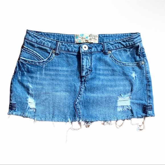 Celebrity Pink Denim Skirt - Picture 4 of 6